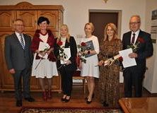 Wspólne zdjęcie dyrektorów z wójtem.