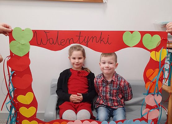 Dziewczynka i chłopiec.