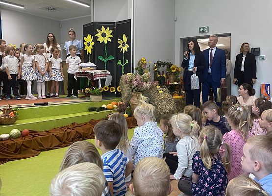Dzieci podczas występu