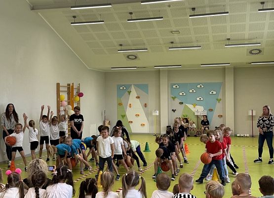 Grafika 5: VII Spartakiada Przedszkolaków ,,PRZEZ RUCH DO ZDROWIA".