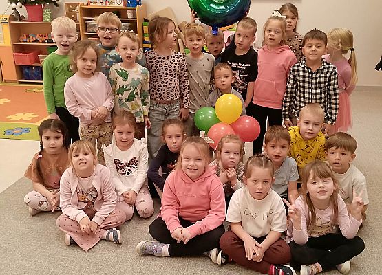 Grafika 2: Urodzinki w Biedronkach