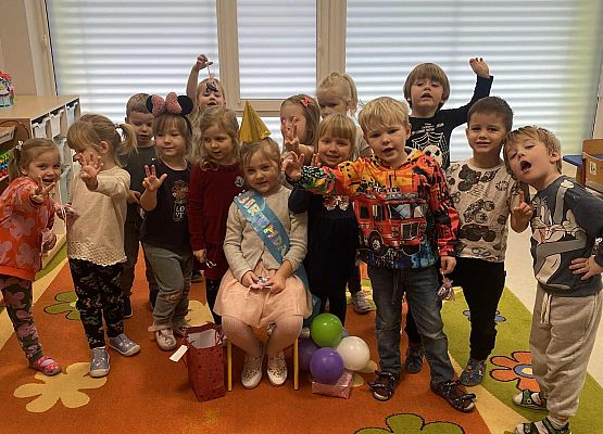 Grafika 2: Urodzinki styczniowe Pszczółki