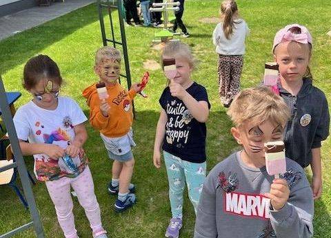 Grafika 3: Niespodzianka na Dzień Dziecka w Przedszkolu.